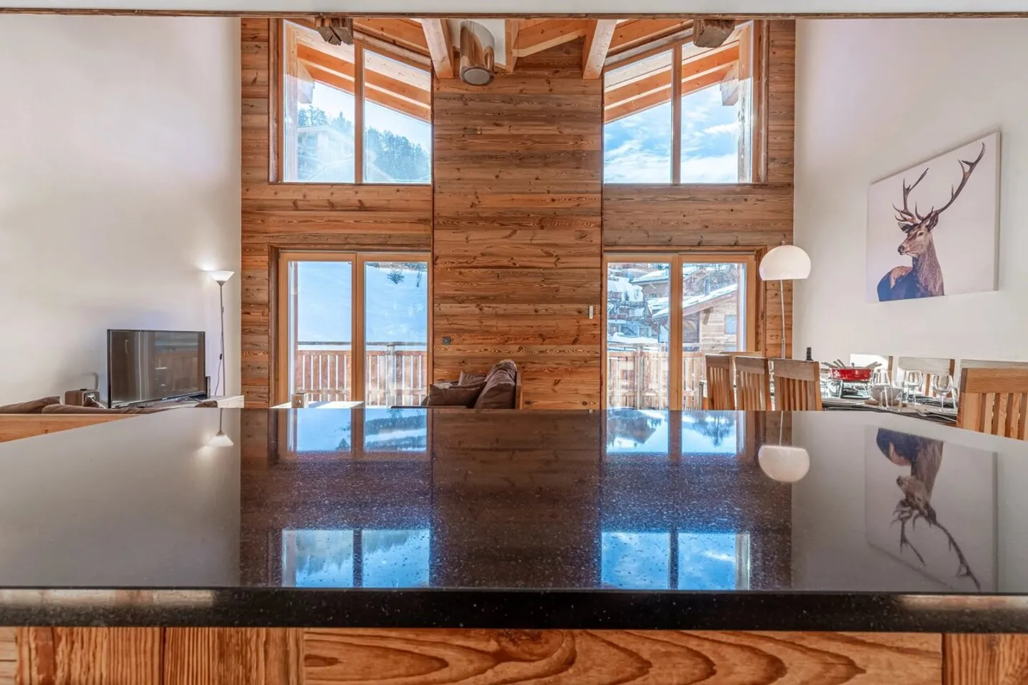 SPLENDID 5.5 ROOM DUPLEX SKI IN/SKI OUT CENTER STATION - Photo 3 of 13