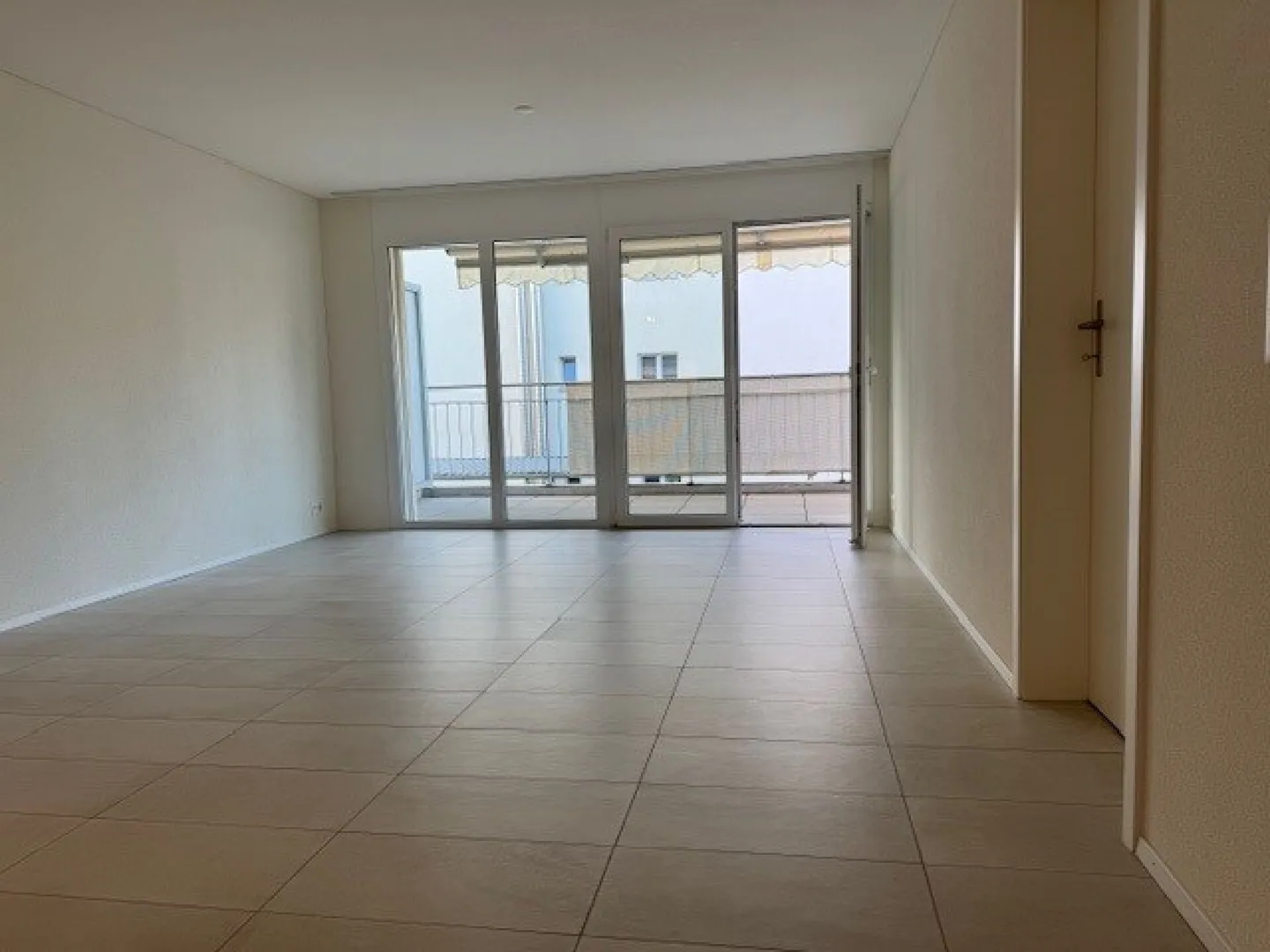 Charming 2.5-room apartment - Photo 2 of 4