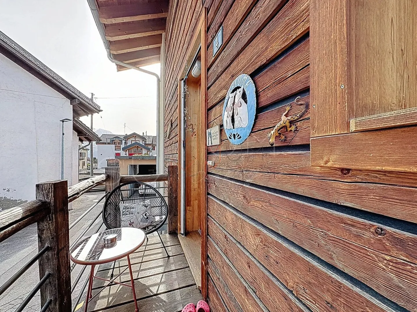 Sumptuous renovated barn with 2 apartments in Savièse - Photo 4 of 13