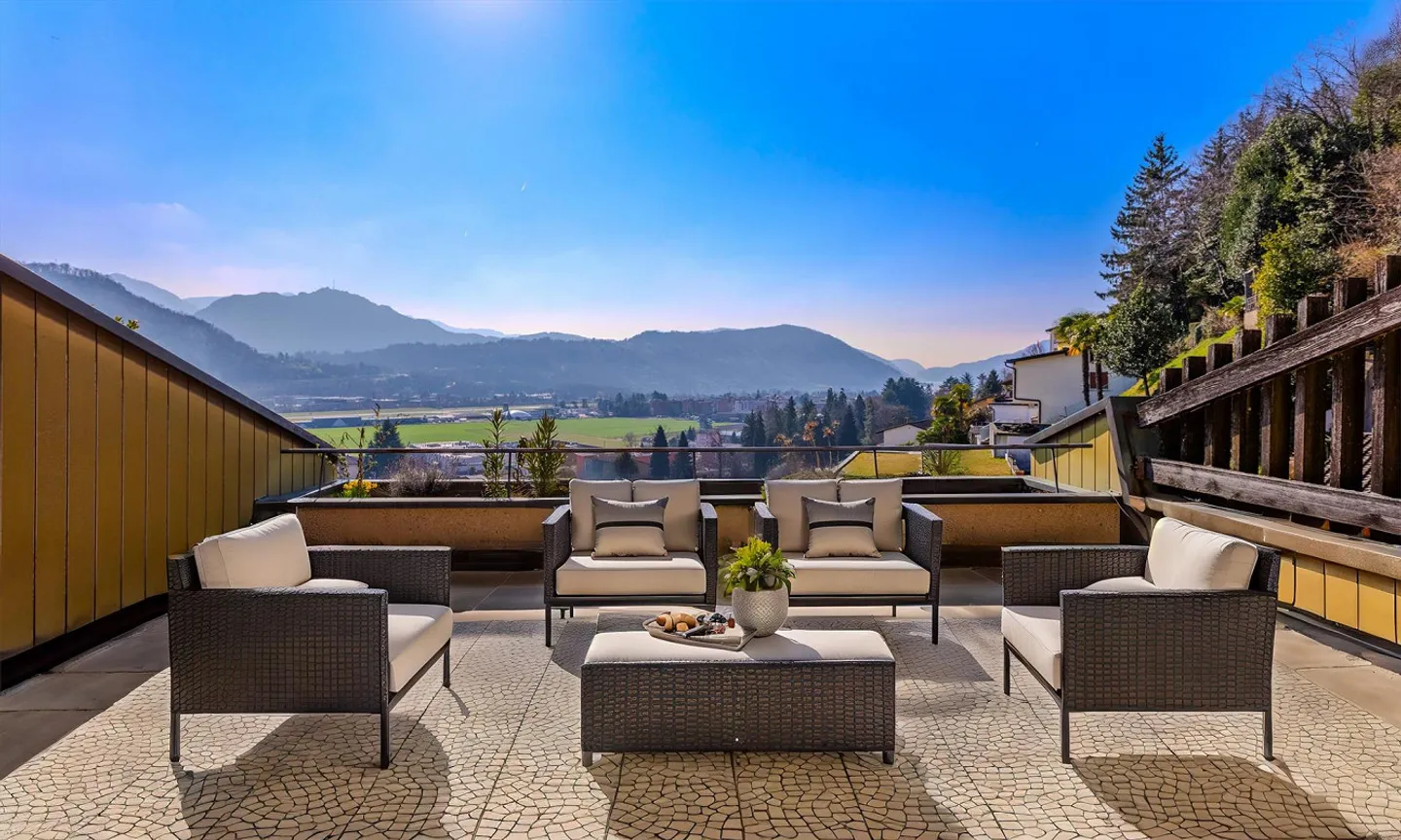 MAISON JUMELLE 5.5 PIÈCES AVEC VUE PARTIELLE SUR LE LAC À AGNO - Photo 6 sur 9