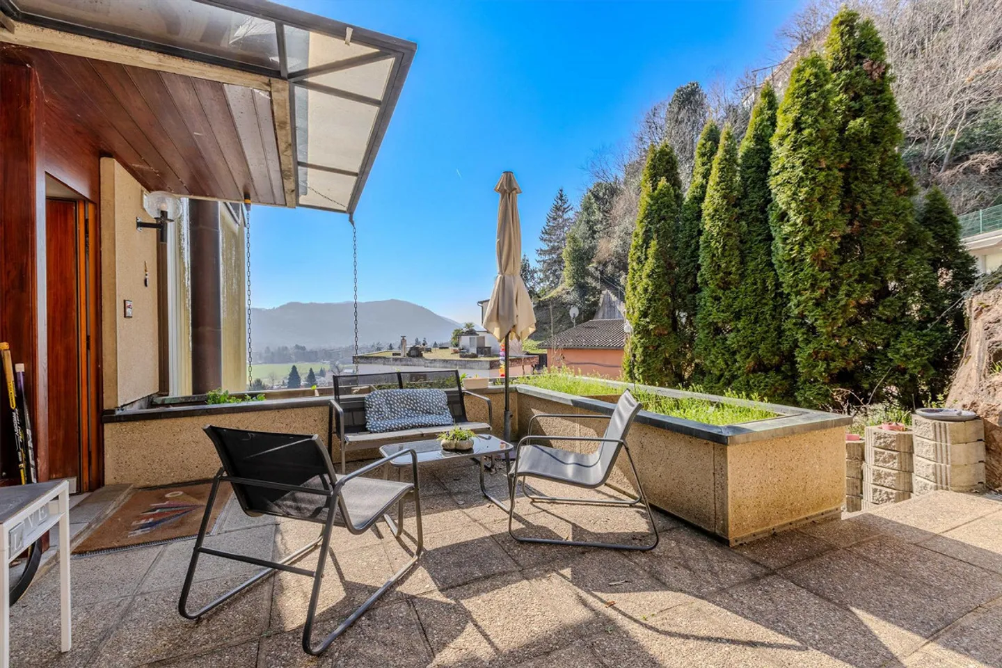 MAISON JUMELLE 5.5 PIÈCES AVEC VUE PARTIELLE SUR LE LAC À AGNO - Photo 9 sur 9