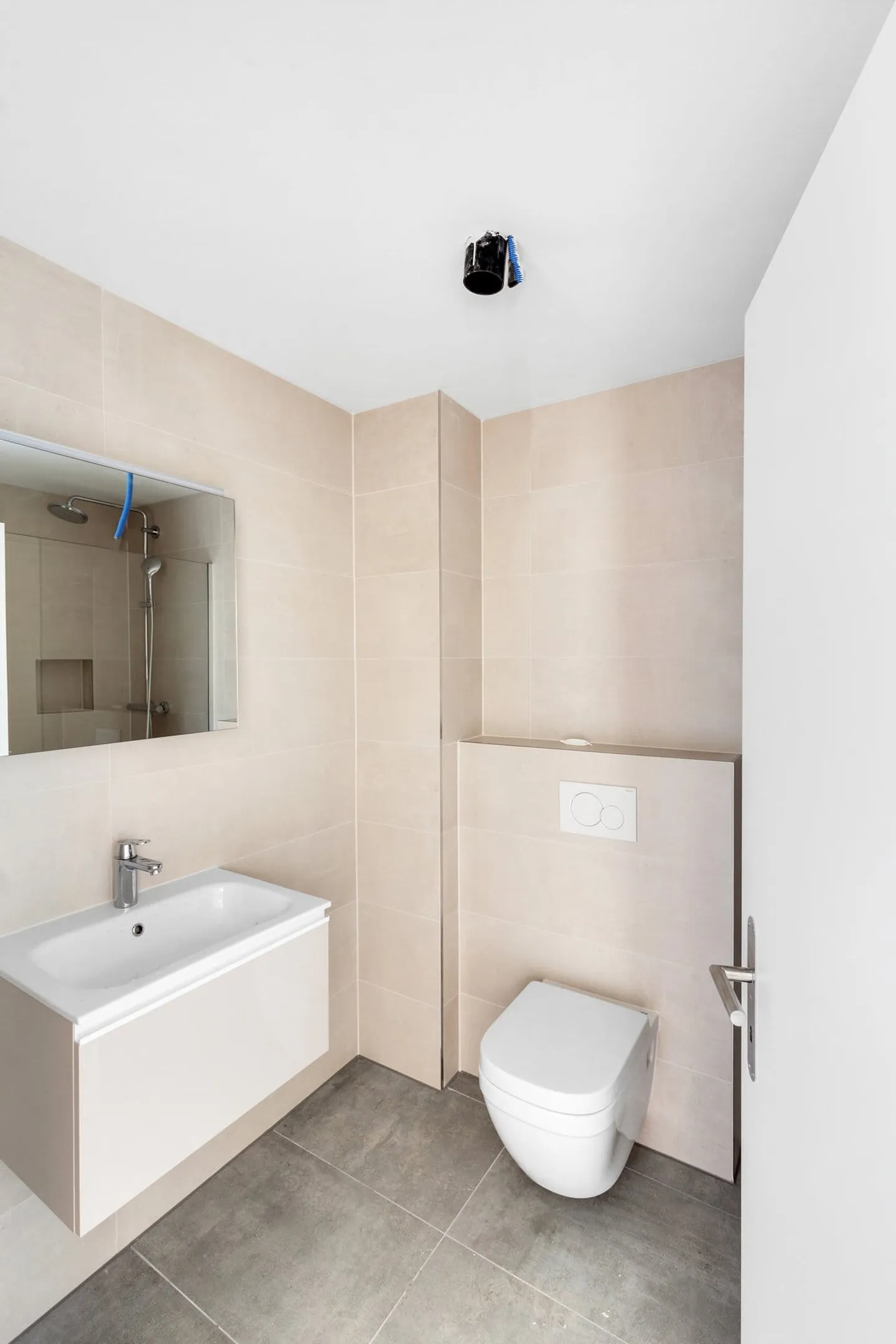 Appartement moderne de 2,5 pièces avec douche à effet pluie à Aarwangen - Photo 5 sur 6