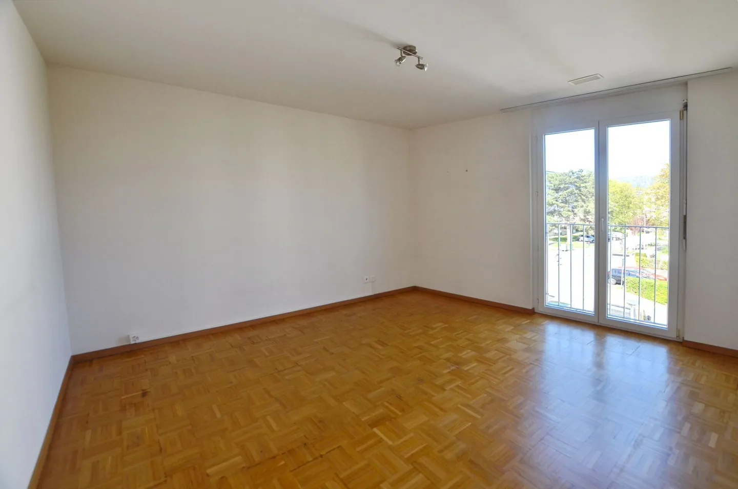 RÉSERVÉ!!! Appartement de 4,5 pièces avec balcon - Photo 5 sur 5