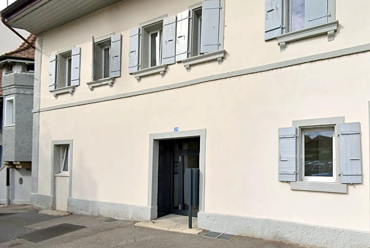 Magnificent 2.5 rooms on the 2nd floor for immediate rent, in the center of Payerne - Photo 1 of 6