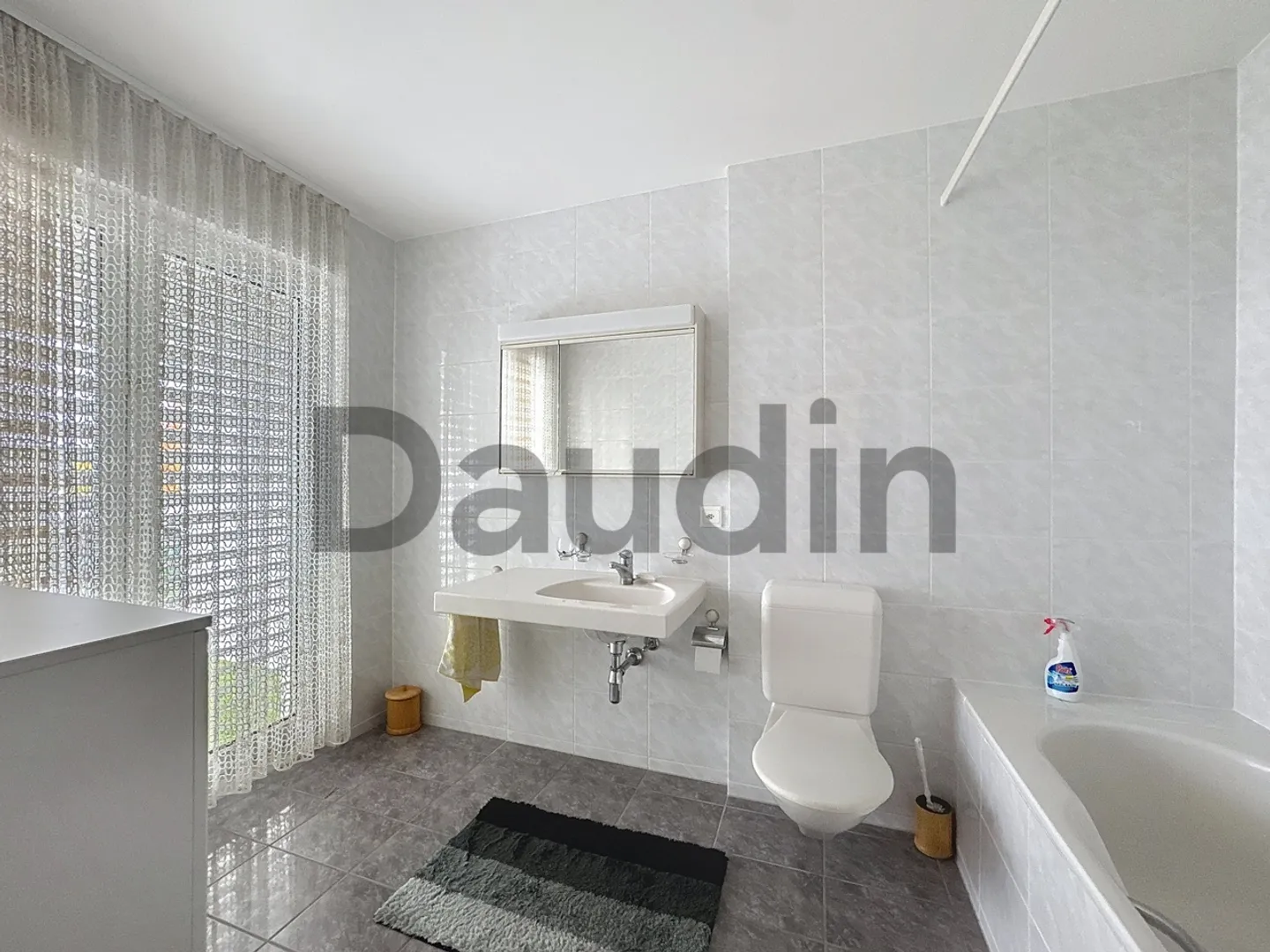 Semi-detached house for sale - Photo 8 of 10