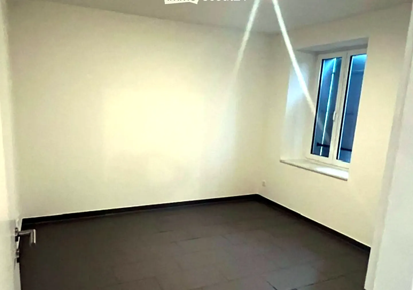 Magnificent 2.5 rooms on the 2nd floor for immediate rent, in the center of Payerne - Photo 6 of 6