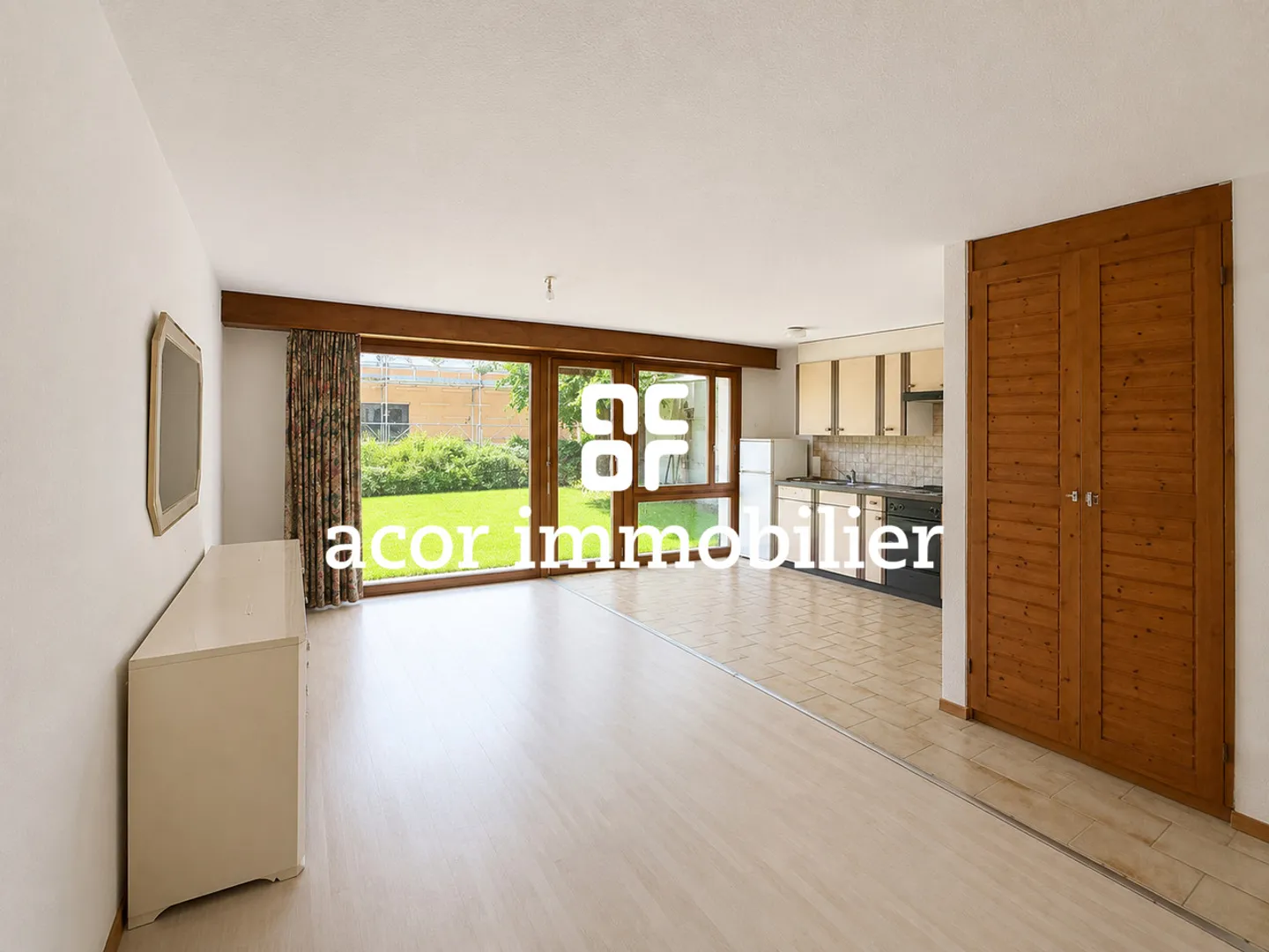 Studio luminoso con terrazza privata - Foto 1 di 4