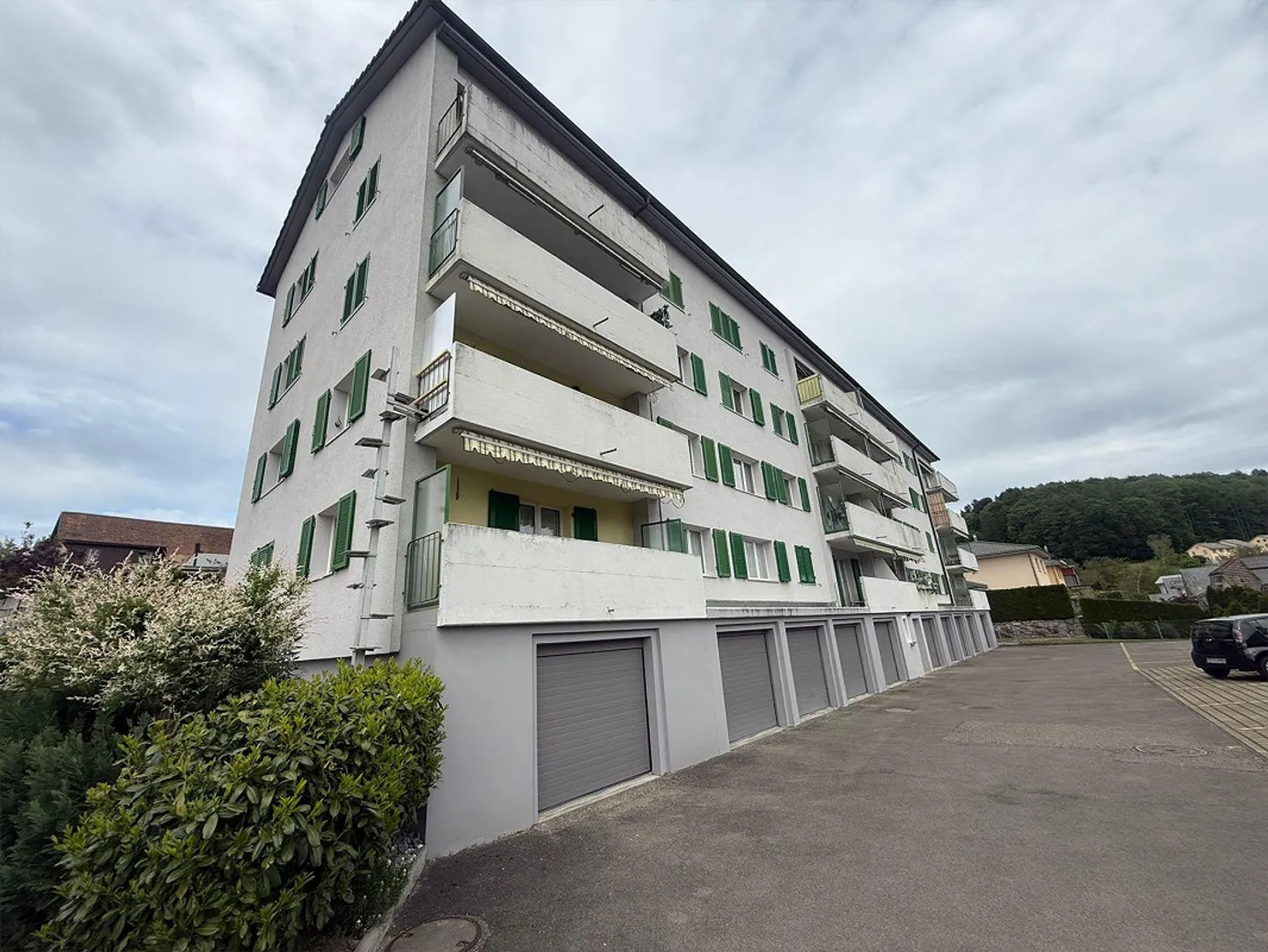 Appartamento 3.5 stanze in una posizione tranquilla a Bettwiesen - Foto 1 di 13