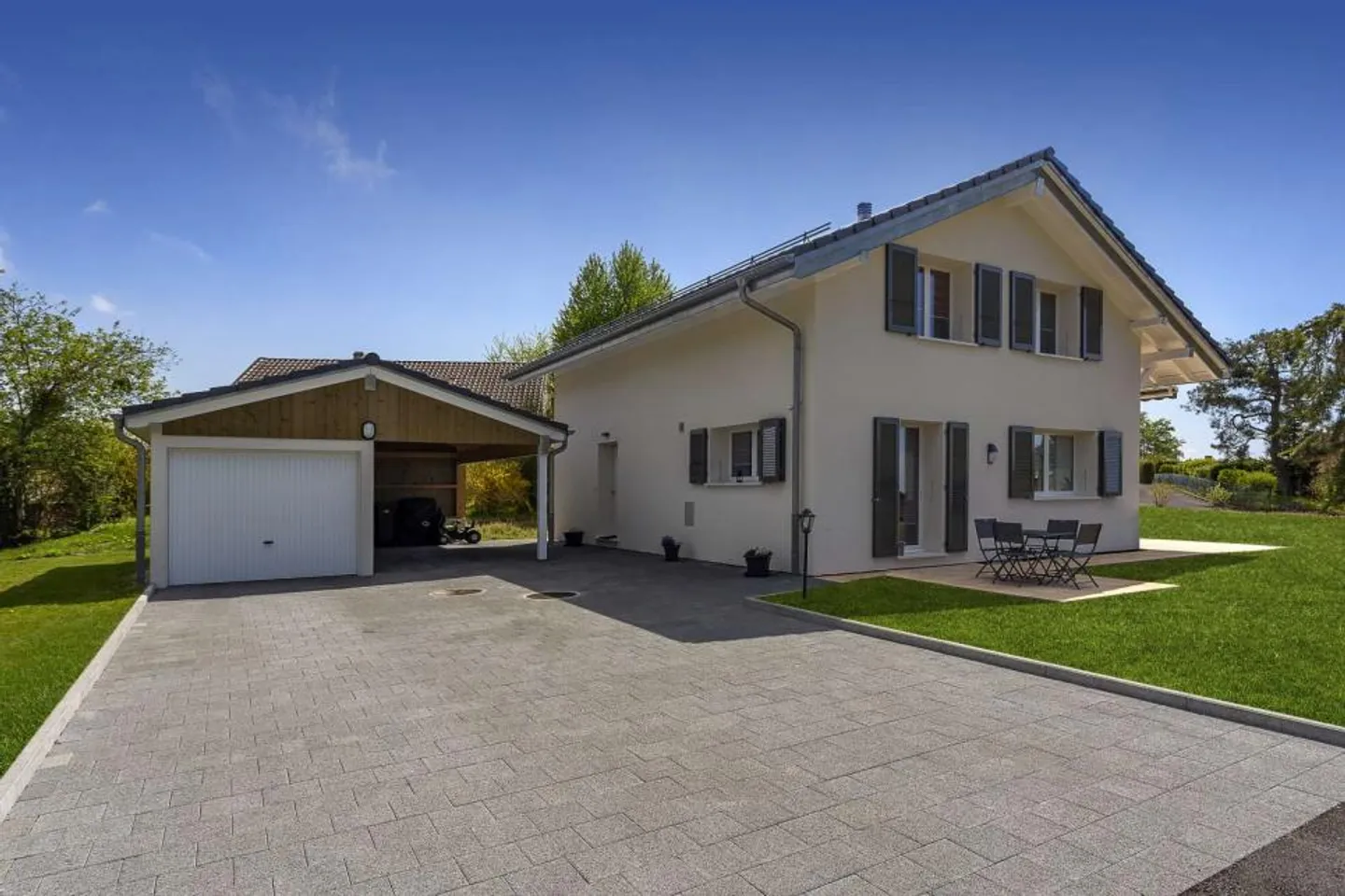 Villa 5,5 Zimmer - Foto 2 von 9