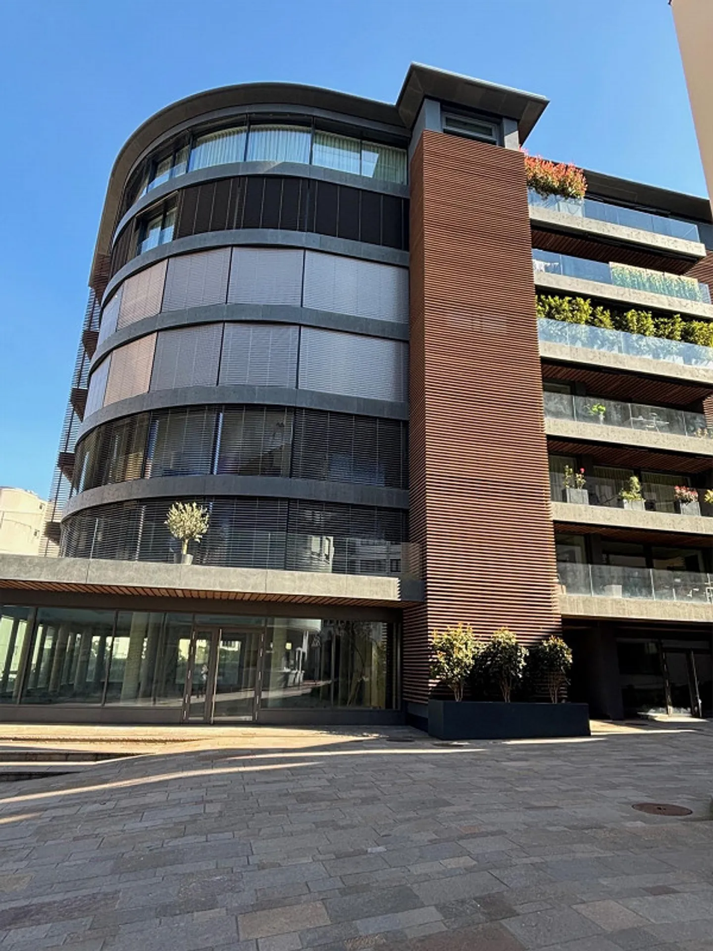 Elegante 4,5-Zimmer-Wohnung in Paradiso - Foto 3 von 8