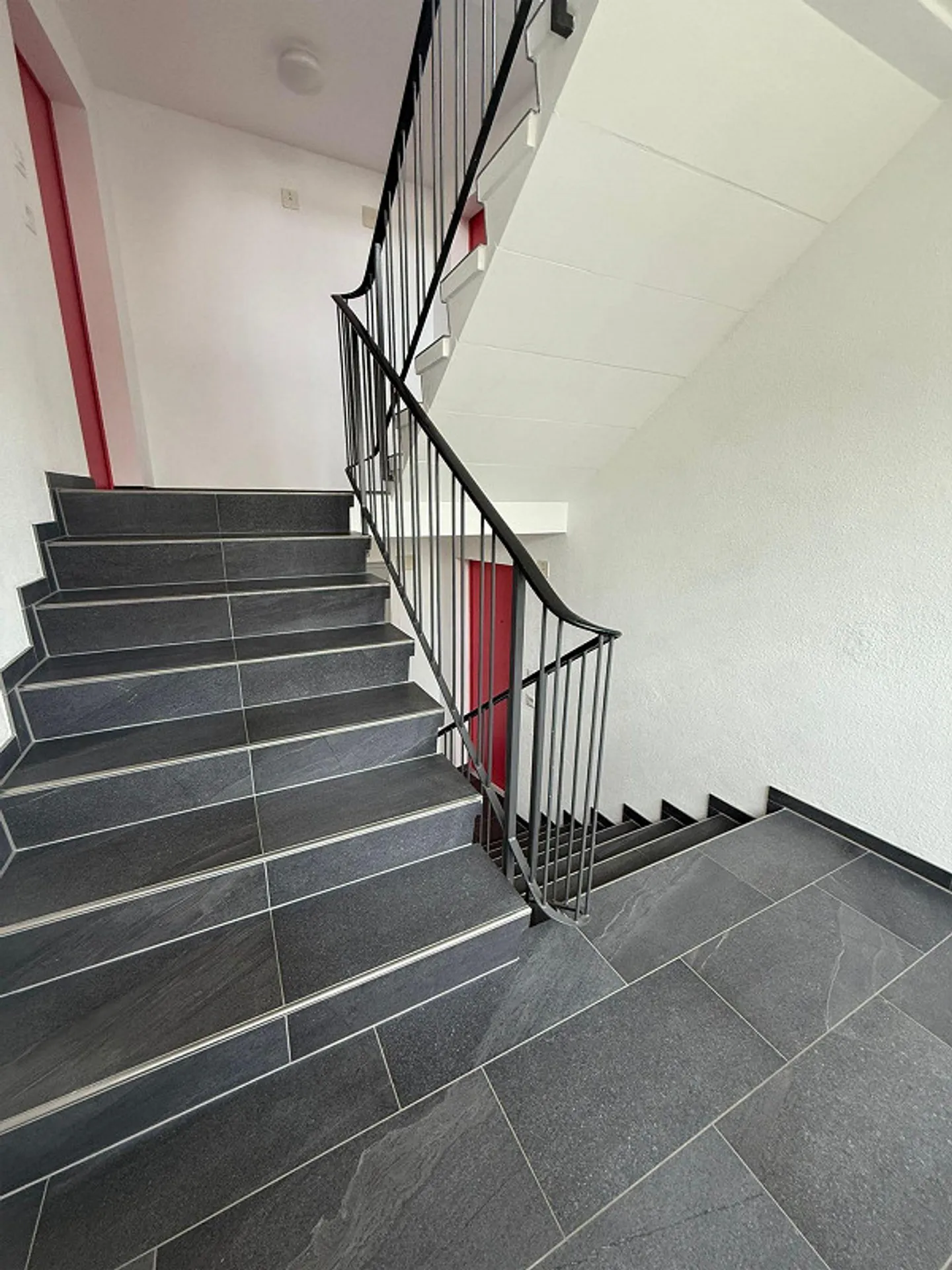 Appartamento 3.5 stanze in una posizione tranquilla a Bettwiesen - Foto 10 di 13