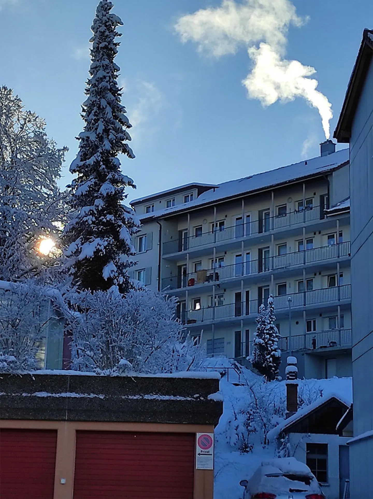 🏡 4½-Room Apartment with Balcony, Bicycle Room, Attic and Garage Box - Photo 1 of 21