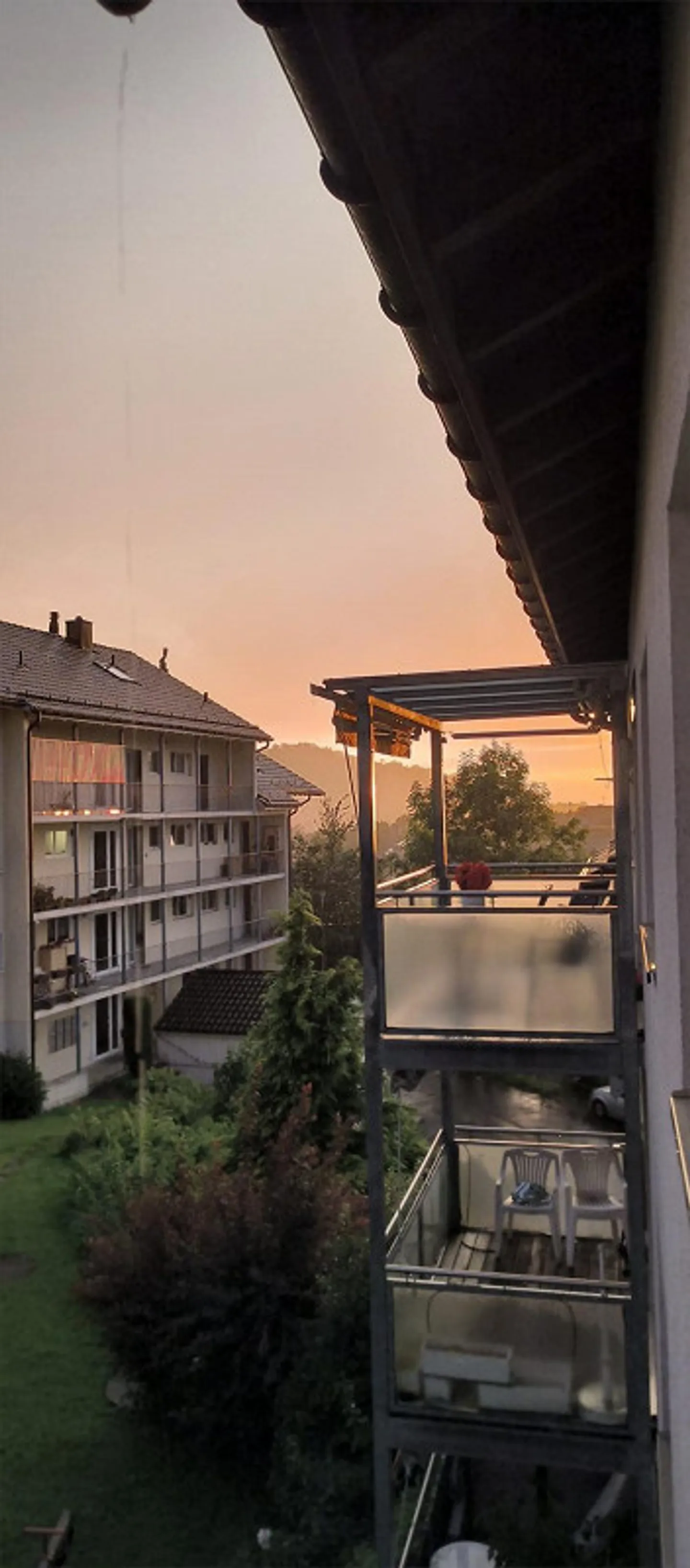 🏡 4½-Room Apartment with Balcony, Bicycle Room, Attic and Garage Box - Photo 16 of 21