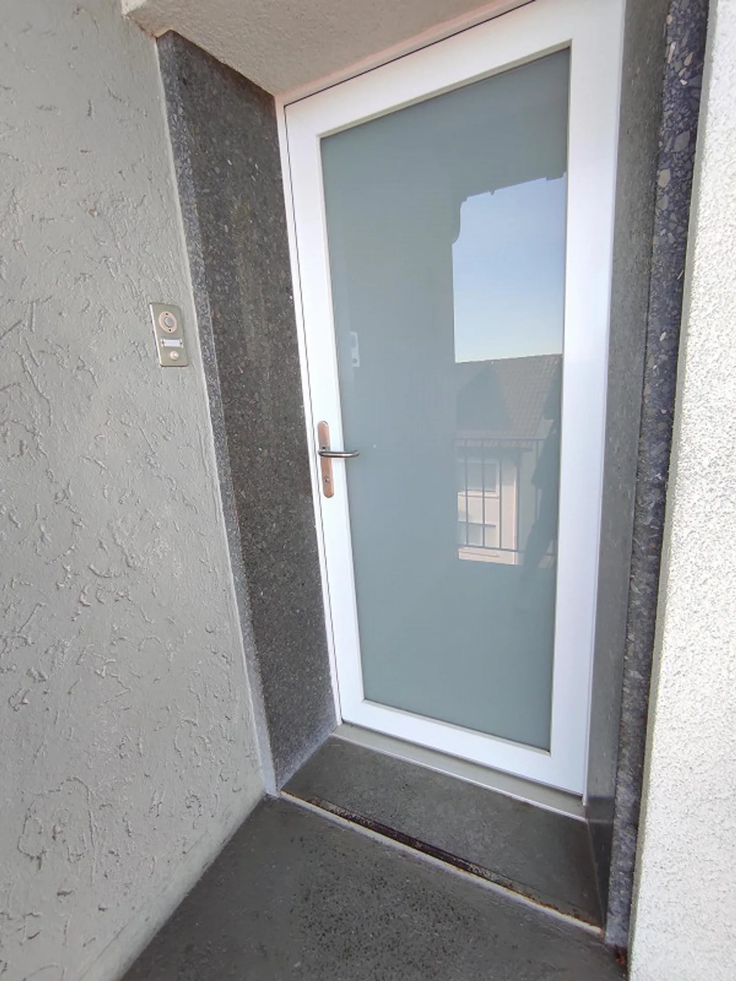 🏡 4½-Room Apartment with Balcony, Bicycle Room, Attic and Garage Box - Photo 3 of 21