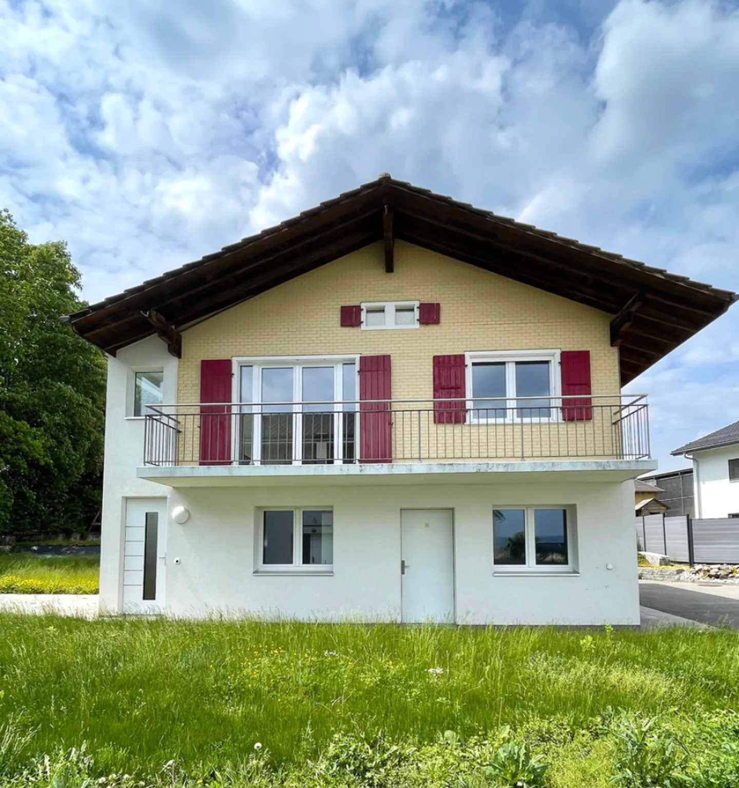 Villars-le-Grand, zu verkaufen, renoviertes 4,5-Zimmer-Haus mit Grundstück - Foto 1 von 10