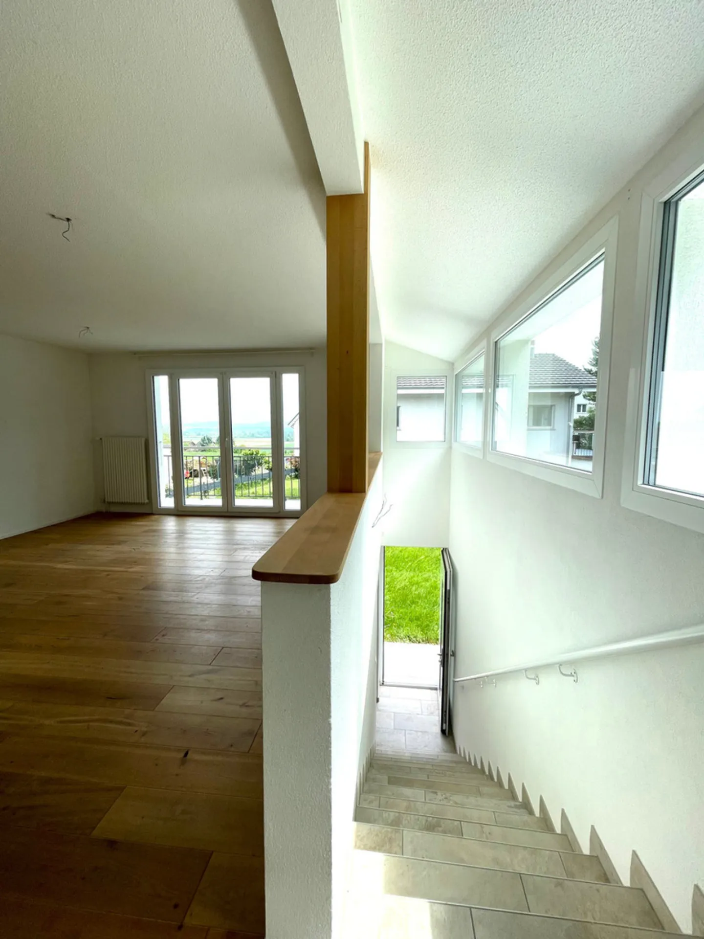 Villars-le-Grand, zu verkaufen, renoviertes 4,5-Zimmer-Haus mit Grundstück - Foto 5 von 10