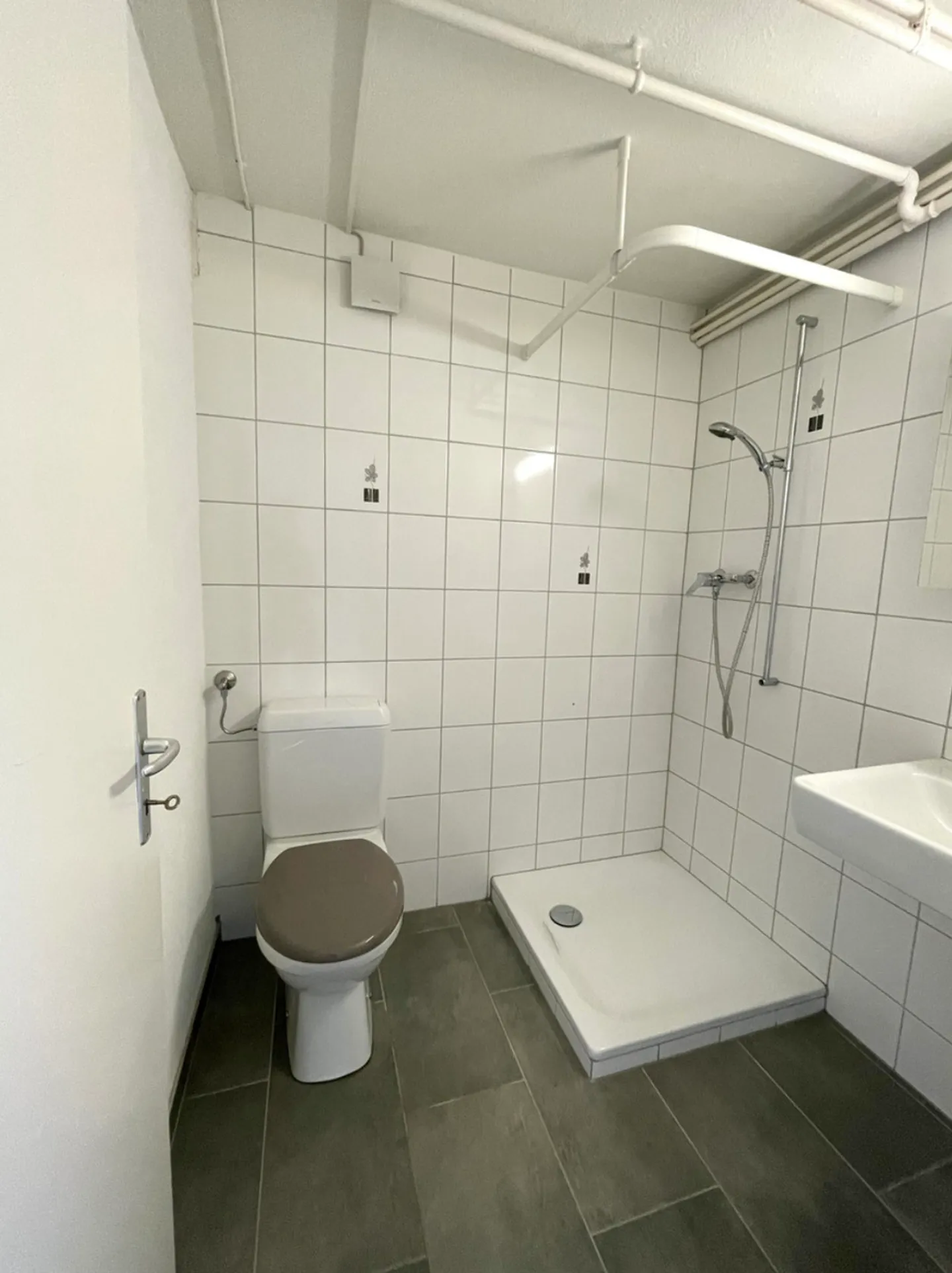 Villars-le-Grand, zu verkaufen, renoviertes 4,5-Zimmer-Haus mit Grundstück - Foto 4 von 10