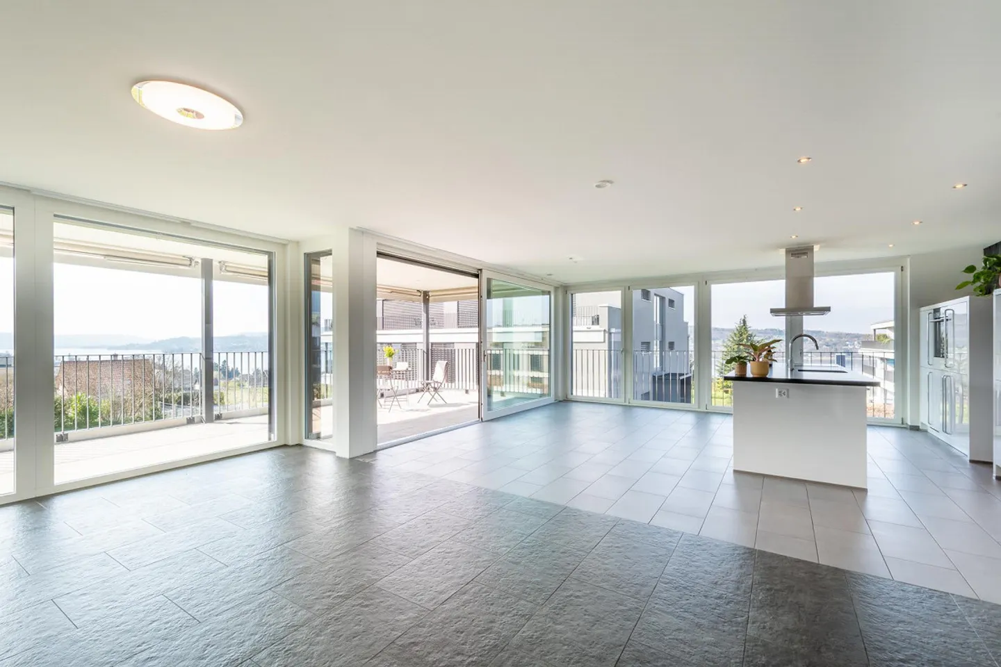 Stilvolle Wohnung mit Seesicht - Foto 6 von 15