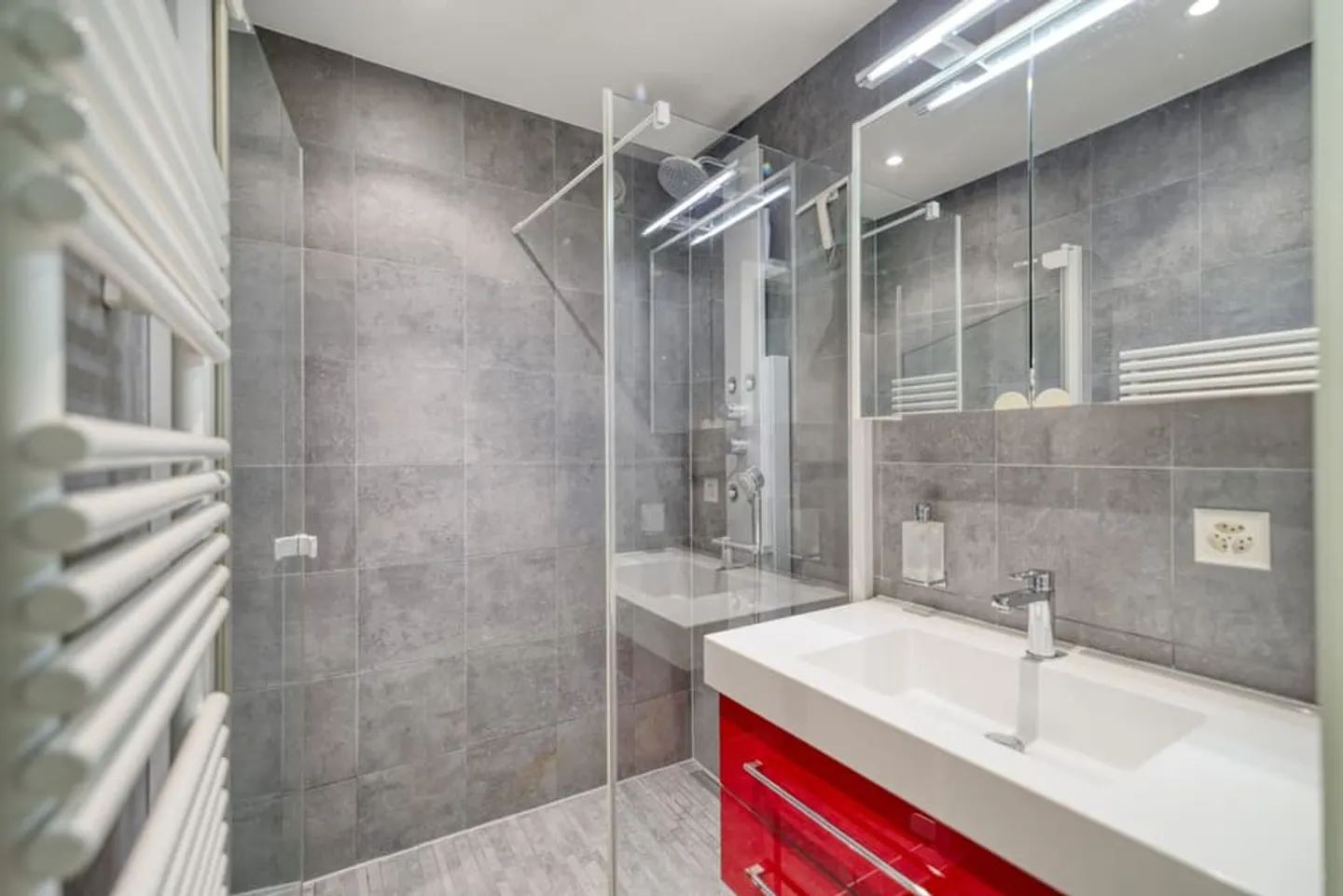 Magnificent 6-room apartment in an idyllic setting - Photo 4 of 5