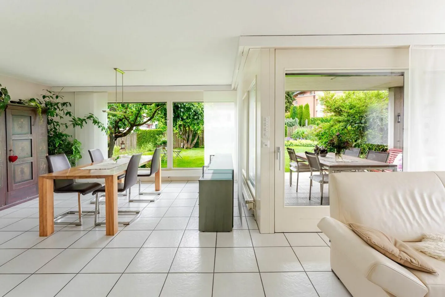 Casa unifamiliare di 6 stanze con appartamento - Foto 2 di 13