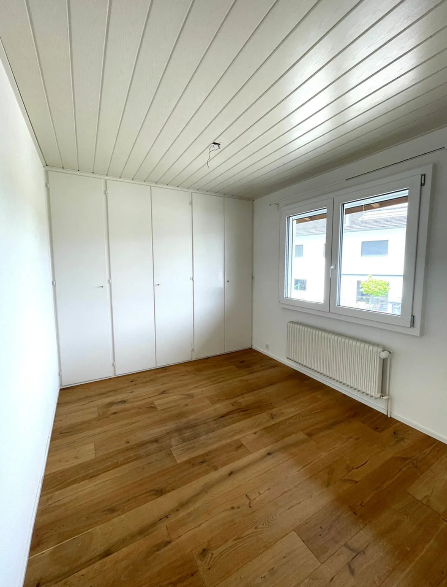 Villars-le-Grand, zu verkaufen, renoviertes 4,5-Zimmer-Haus mit Grundstück - Foto 10 von 10