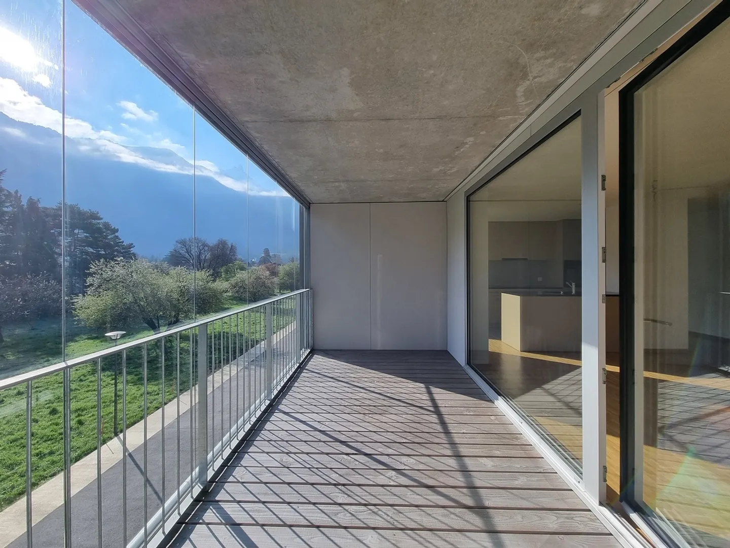 Bell'appartamento di 3,5 stanze con balcone / Bex-Jardins - Foto 4 di 9