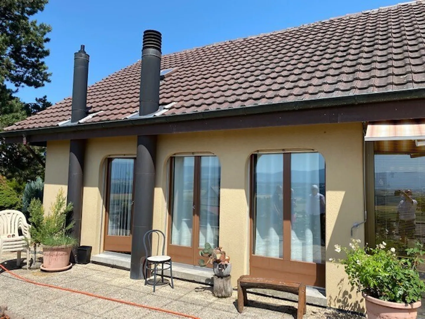 Charmante Villa mit herrlichem Blick und üppigem Garten in Bournens - Foto 4 von 13