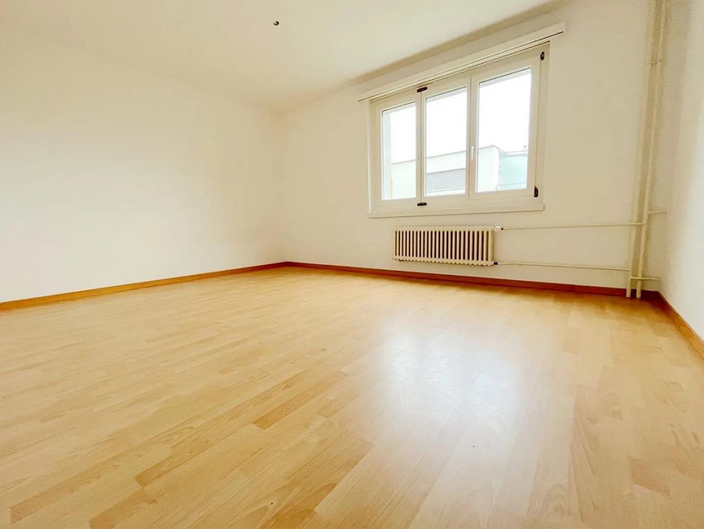 Ottimo appartamento con layout pratico vicino all'ospedale cantonale - Foto 4 di 11