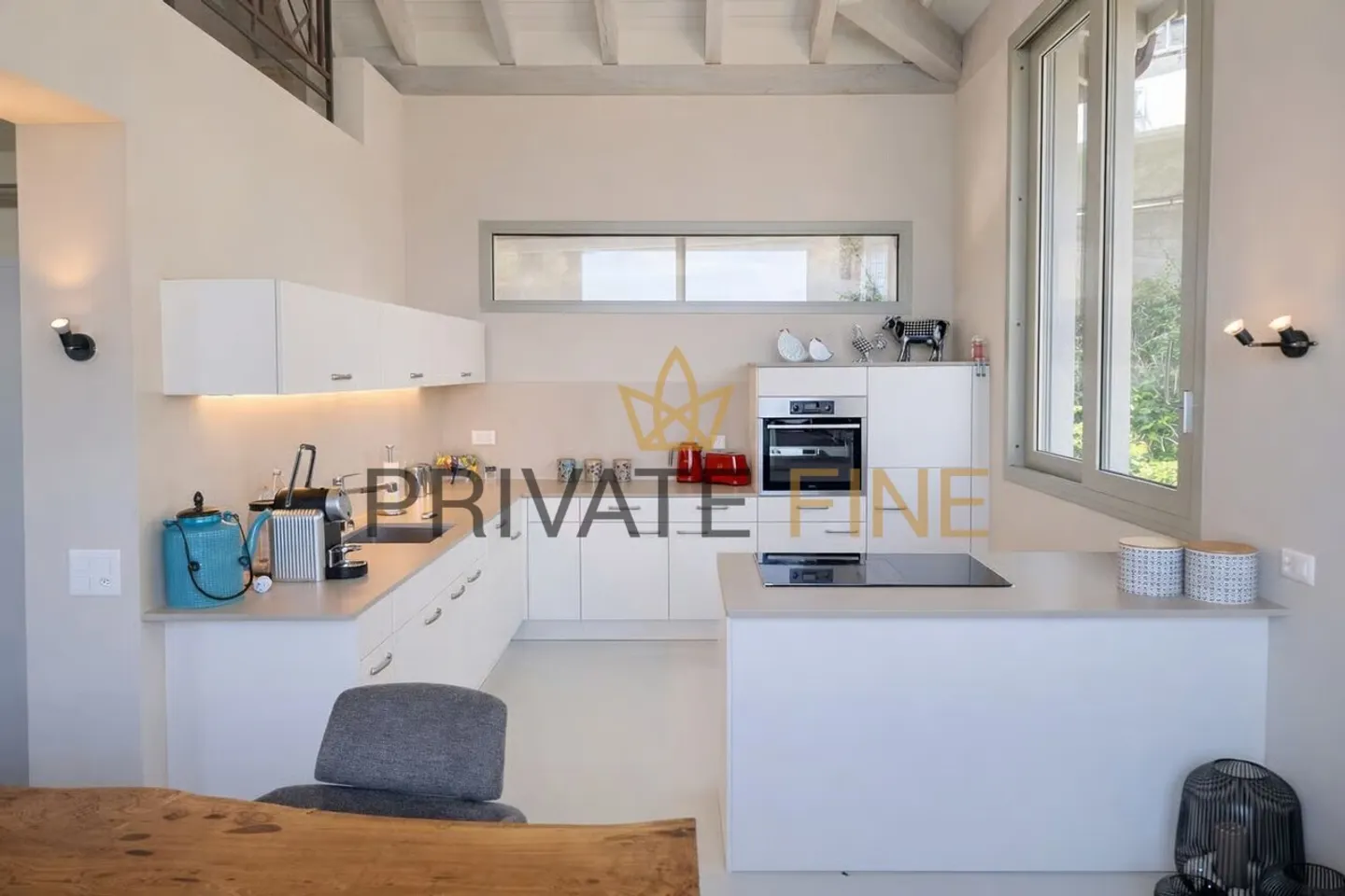 Stunning Villa with Lake View - Photo 2 of 14