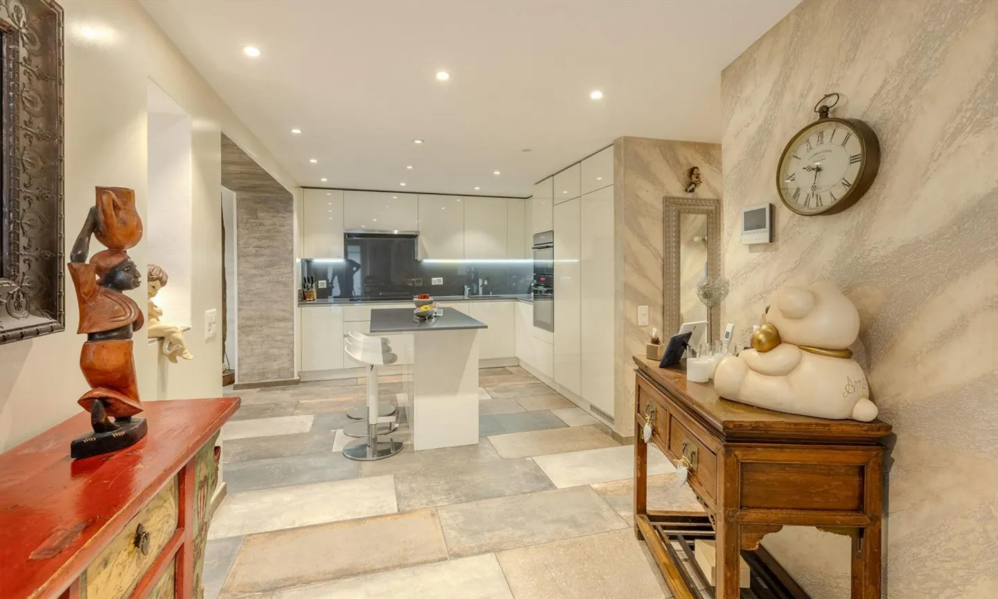 SUPERBE ET SPACIEUSE VILLA DE CHARME DE 5,5 PIÈCES À MELIDE - Photo 4 sur 9