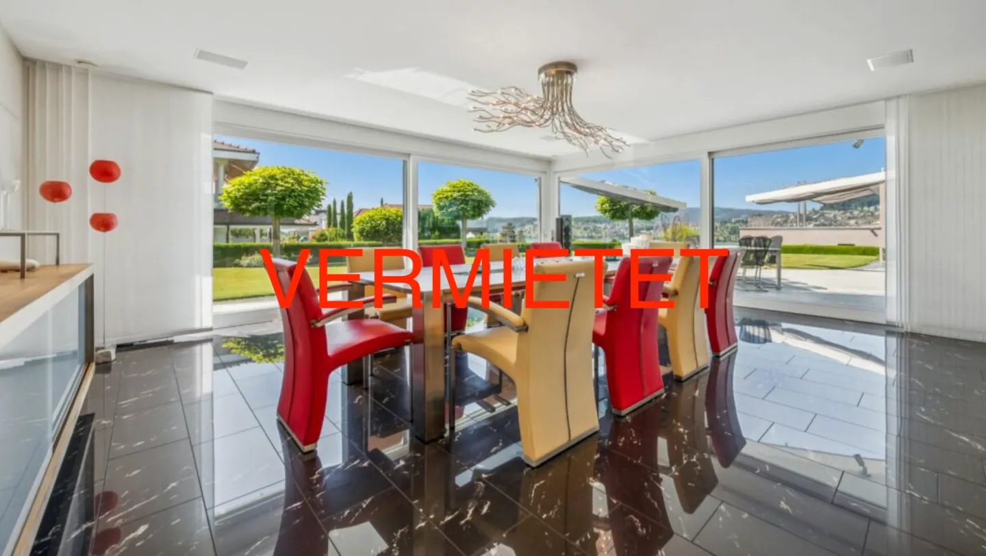 Villa mit Hallenbad & Seeblick - Foto 1 von 4