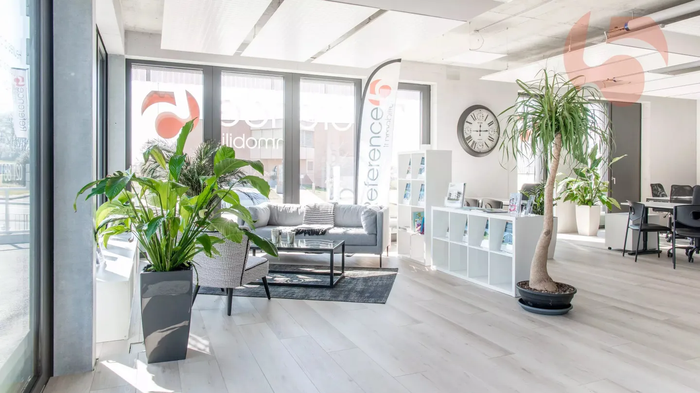 34 m2 office equipped for 2-3 workstations with shared conference room - Photo 10 of 11