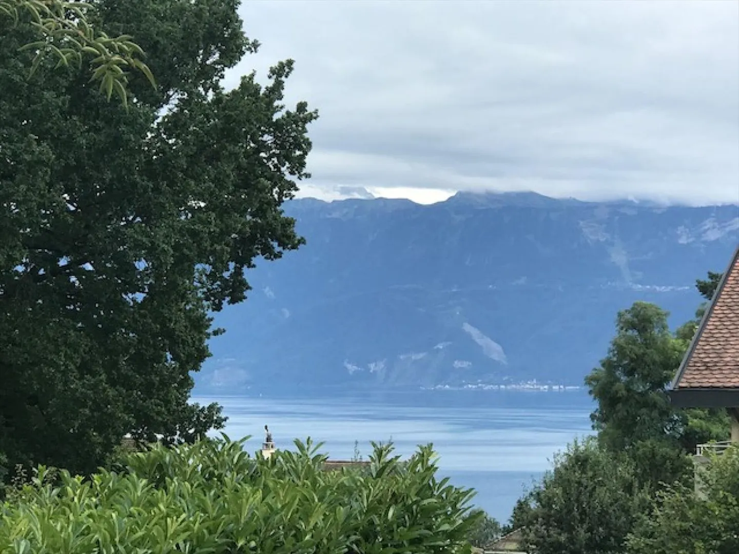 Pully, camera arredata in villa condivisa - Foto 3 di 5