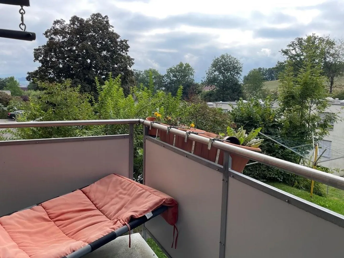 Appartement Charmant avec Vue sur la Campagne - Photo 3 sur 9