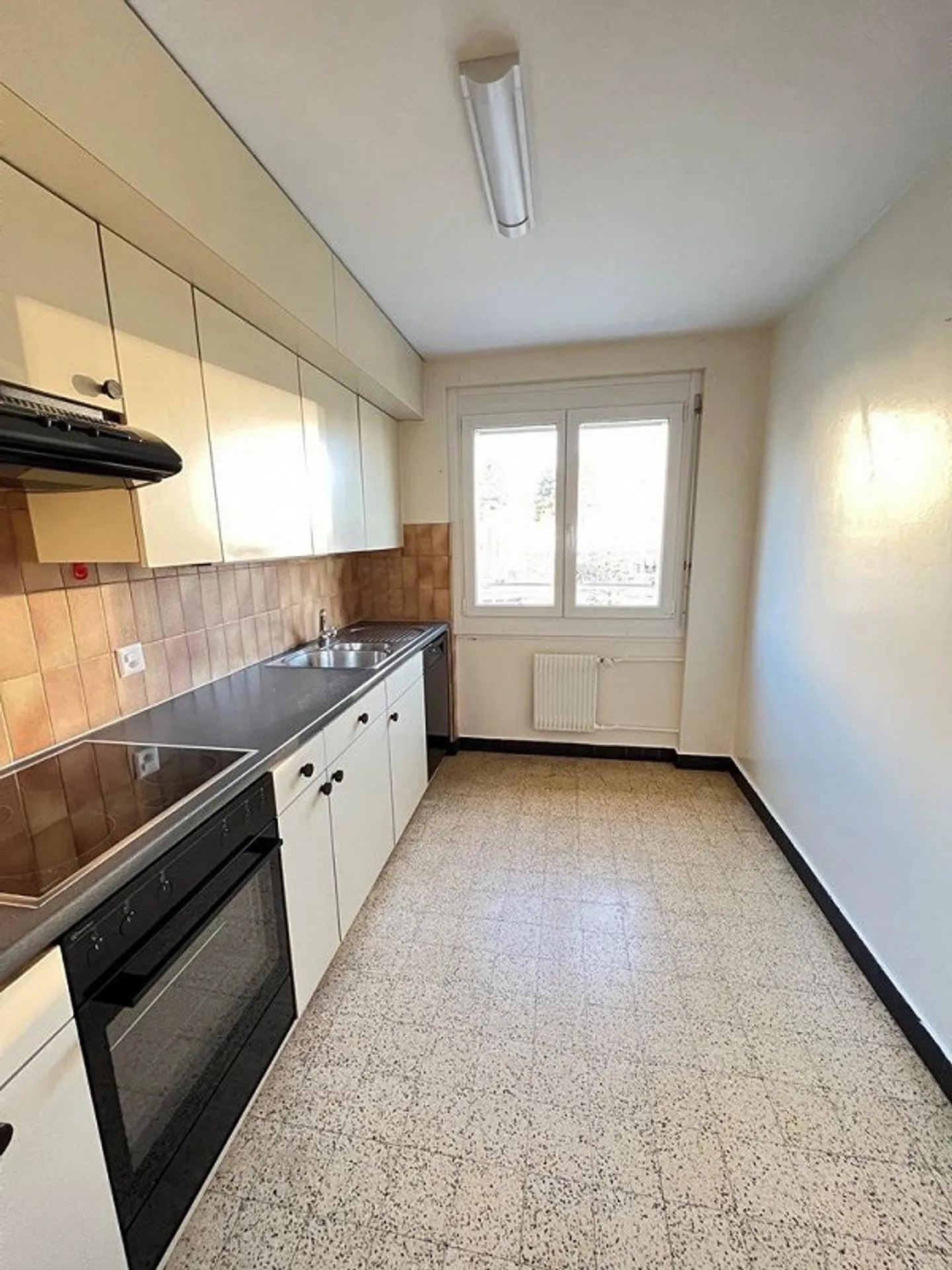 Appartement Charmant avec Vue sur la Campagne - Photo 5 sur 9