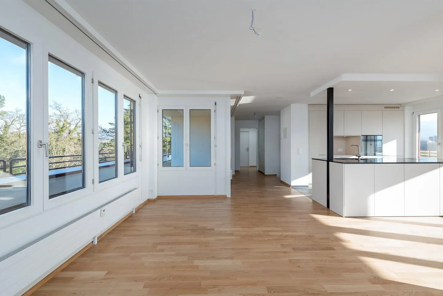 Appartamento recentemente ristrutturato con vista sul verde in affitto - Foto 4 di 10