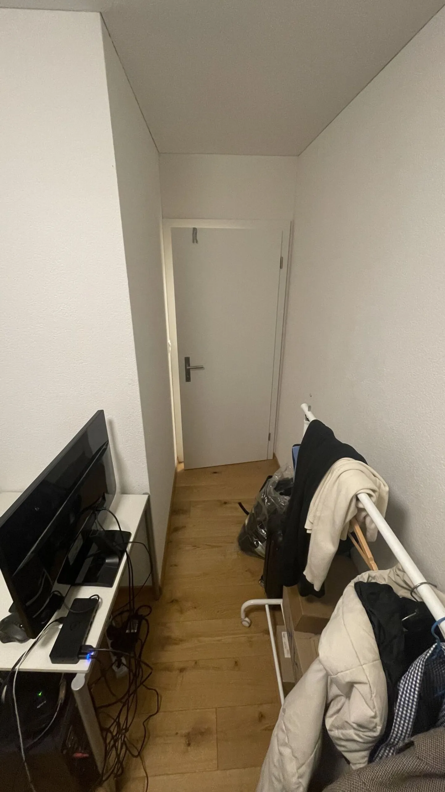 Chambre partagée compacte et meublée dans le quartier du théâtre, 2ème étage Chambre 4 - Photo 4 sur 8