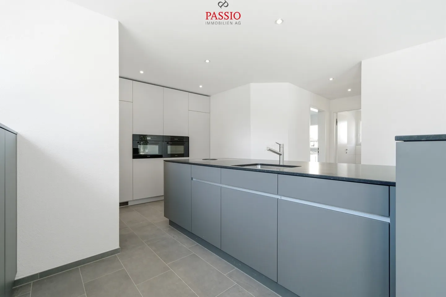 Maison individuelle jumelée exclusive de 6,5 pièces avec jardin spacieux - Photo 9 sur 47