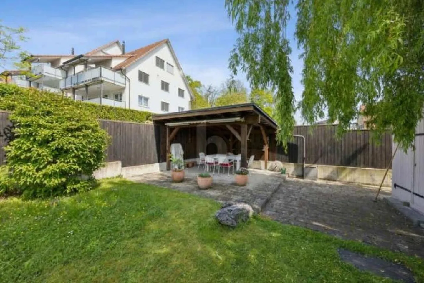 SUNNY LARGE GARDEN - LIMITED UNTIL 30.11.2026 - Photo 3 of 6