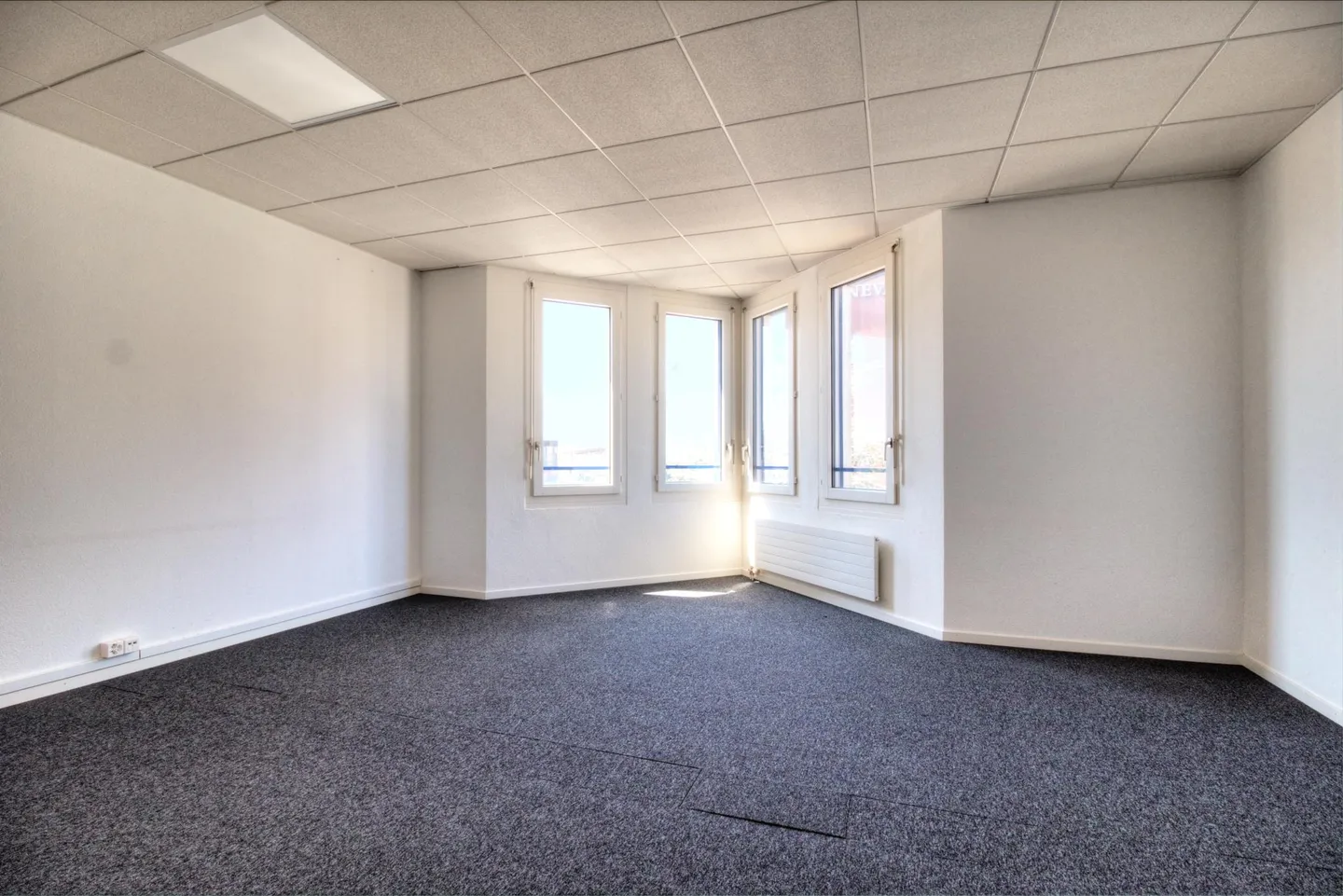 Office space for rent - Photo 2 of 6