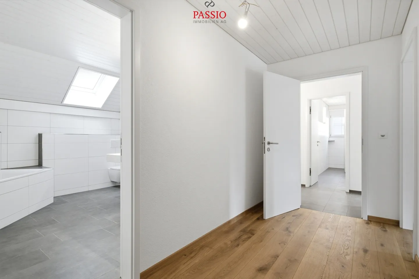 Maison individuelle jumelée exclusive de 6,5 pièces avec jardin spacieux - Photo 25 sur 47