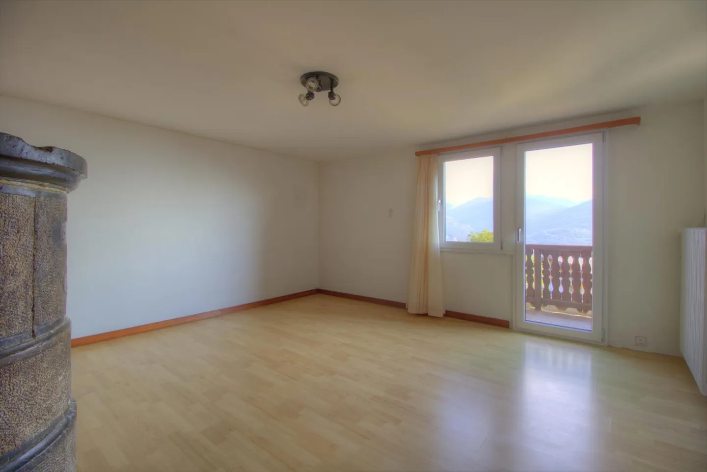 Top floor 3 rooms - Photo 4 of 10