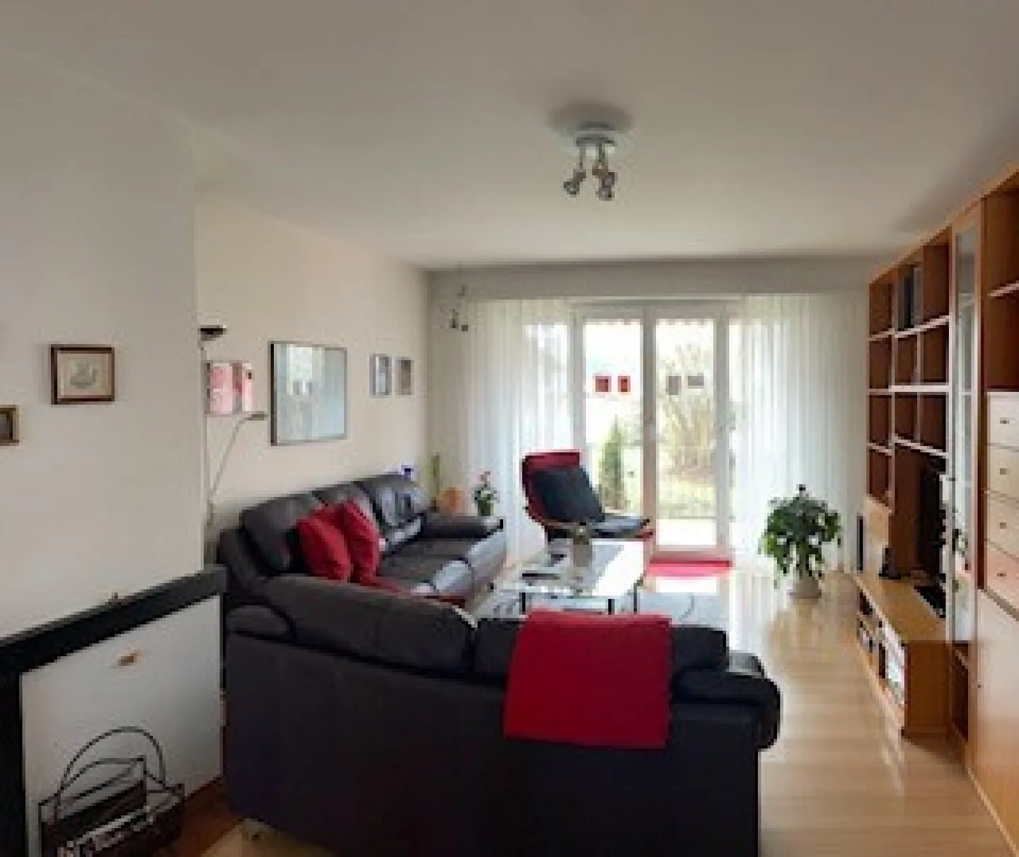 Cozy Apartment - Photo 3 of 9