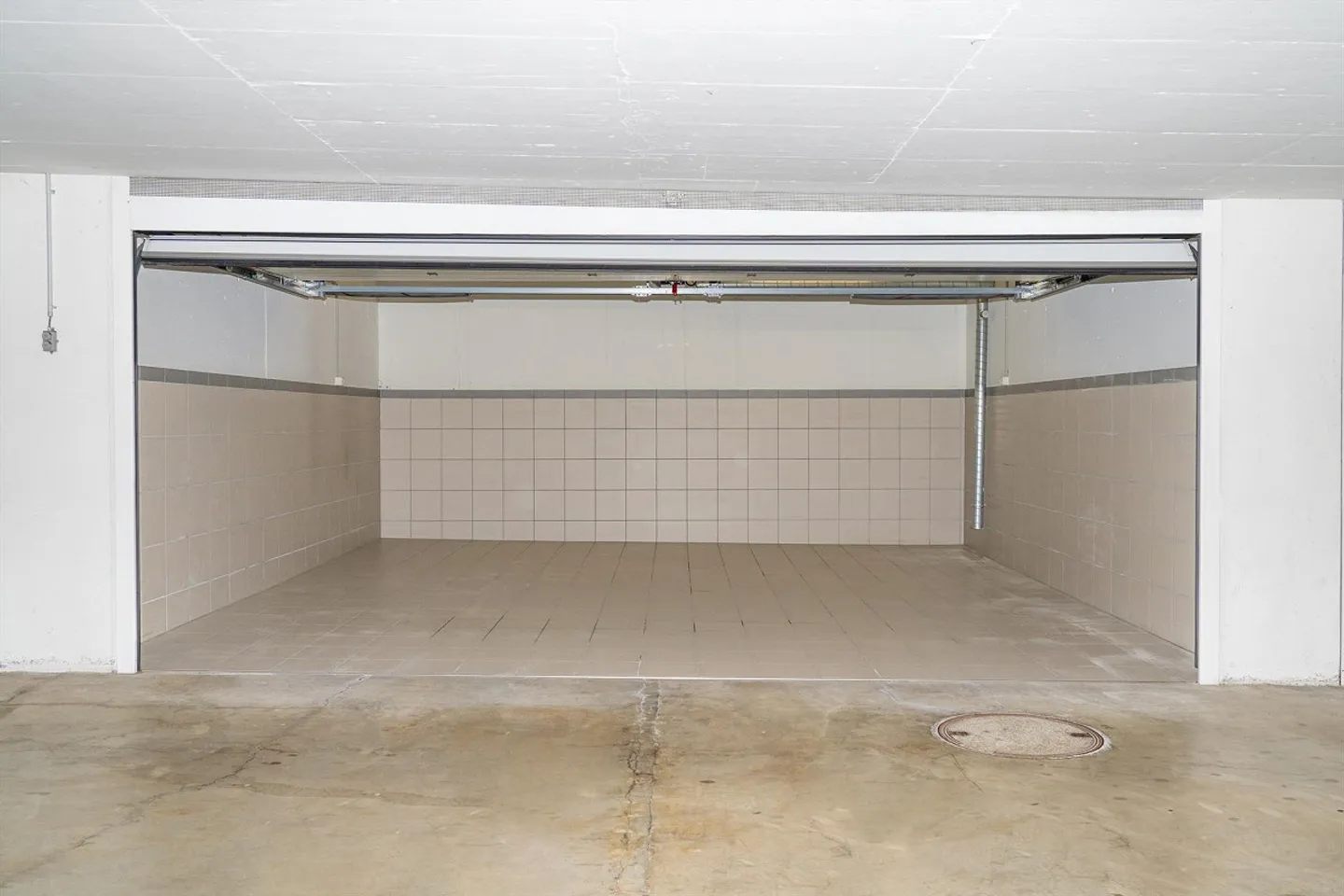Box de garage double - Photo 2 sur 3