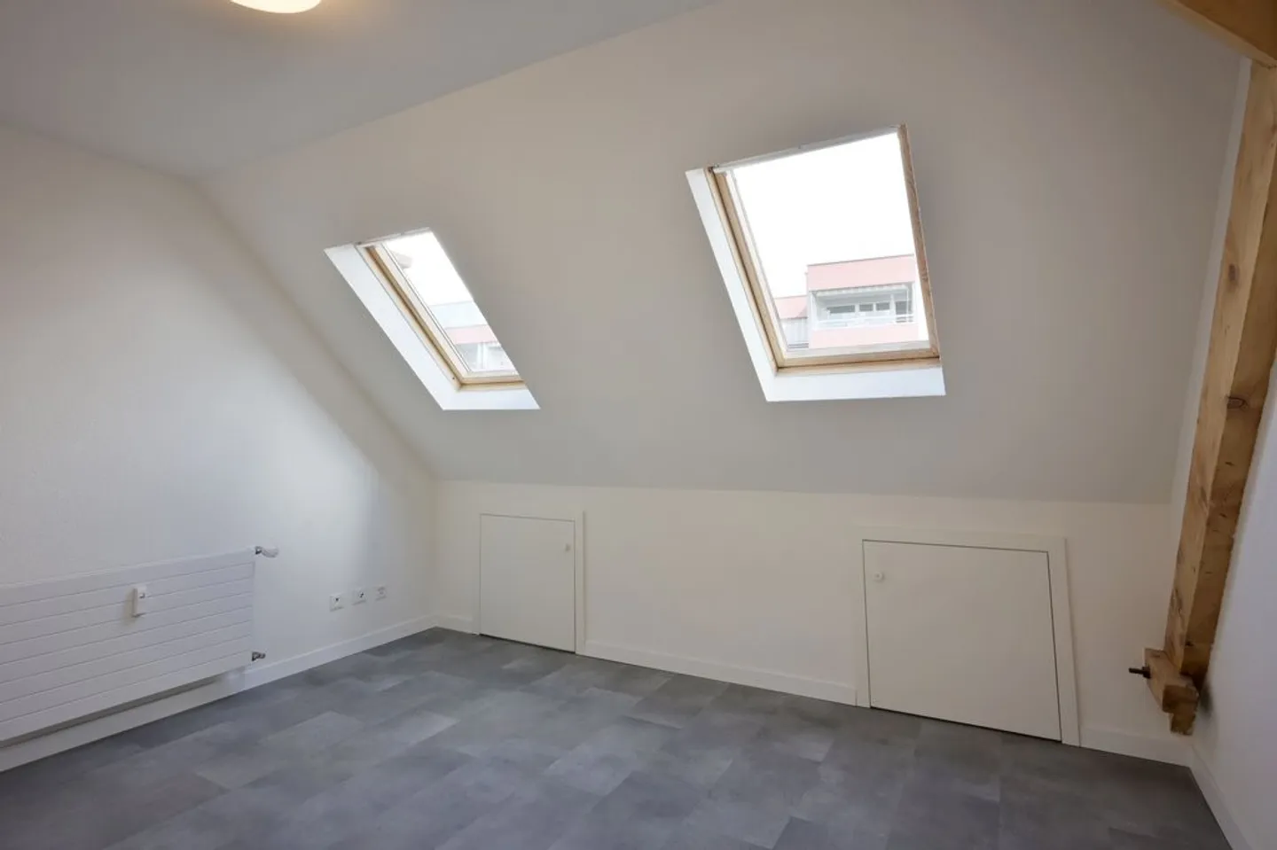 Apartment seeks singles or couples! - Photo 6 of 7