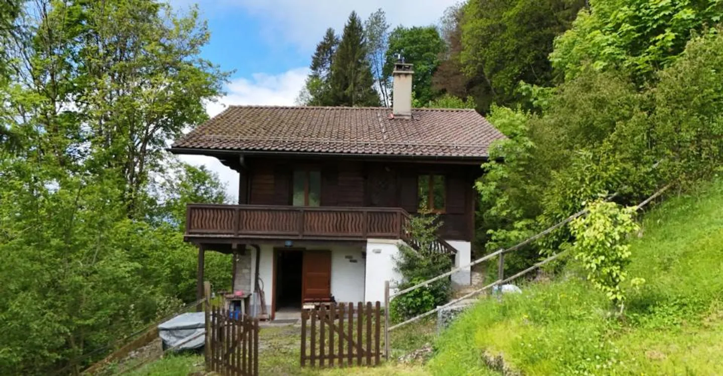 Private or investor, high potential chalet in Villars-sur-Ollon - Photo 1 of 13