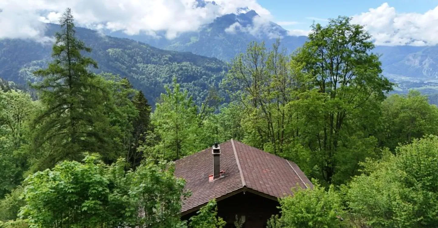 Private or investor, high potential chalet in Villars-sur-Ollon - Photo 2 of 13