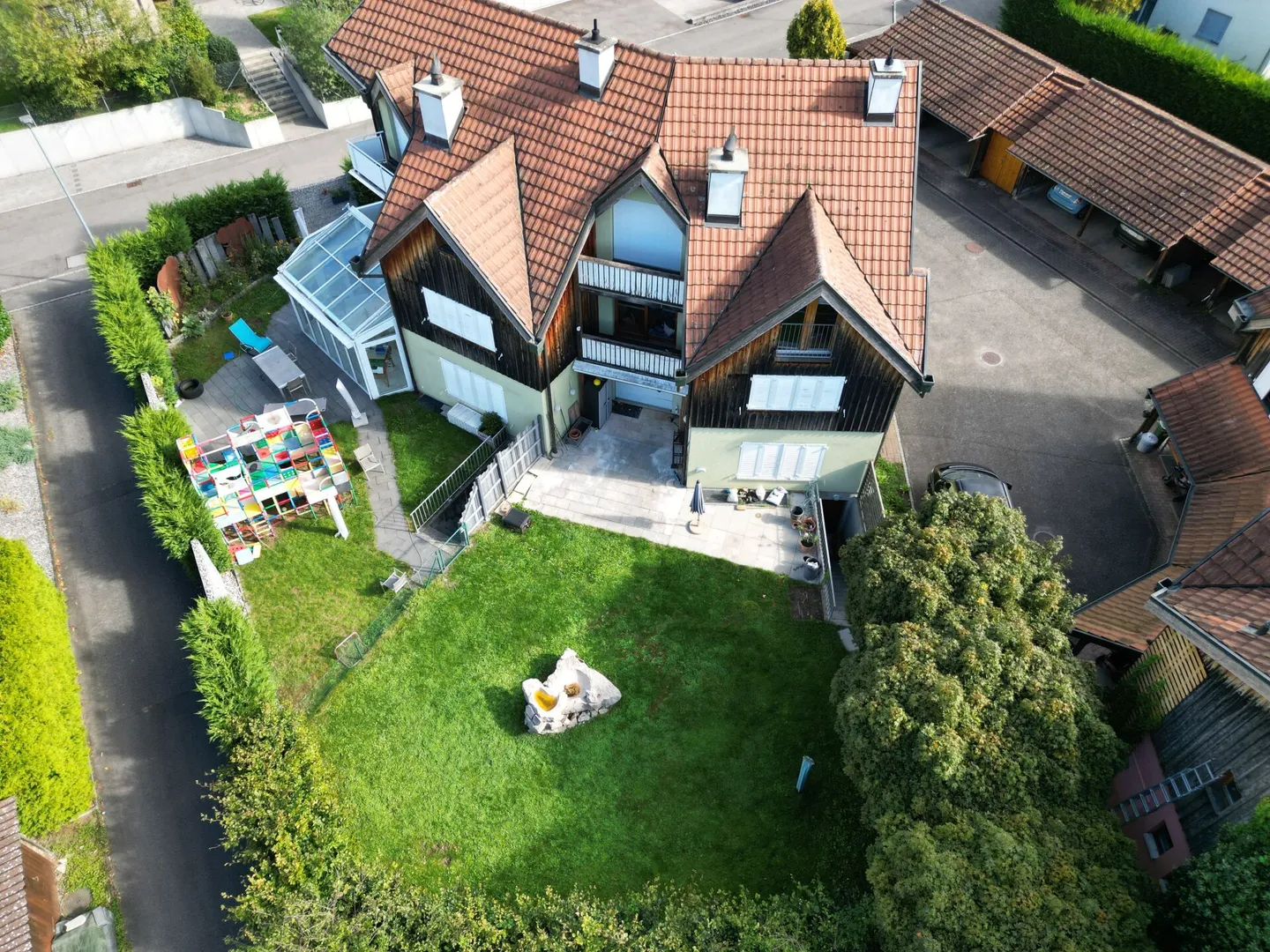 Maison semi-détachée de 6,5 pièces dans un emplacement privilégié à Zwingen ! - Photo 2 sur 17