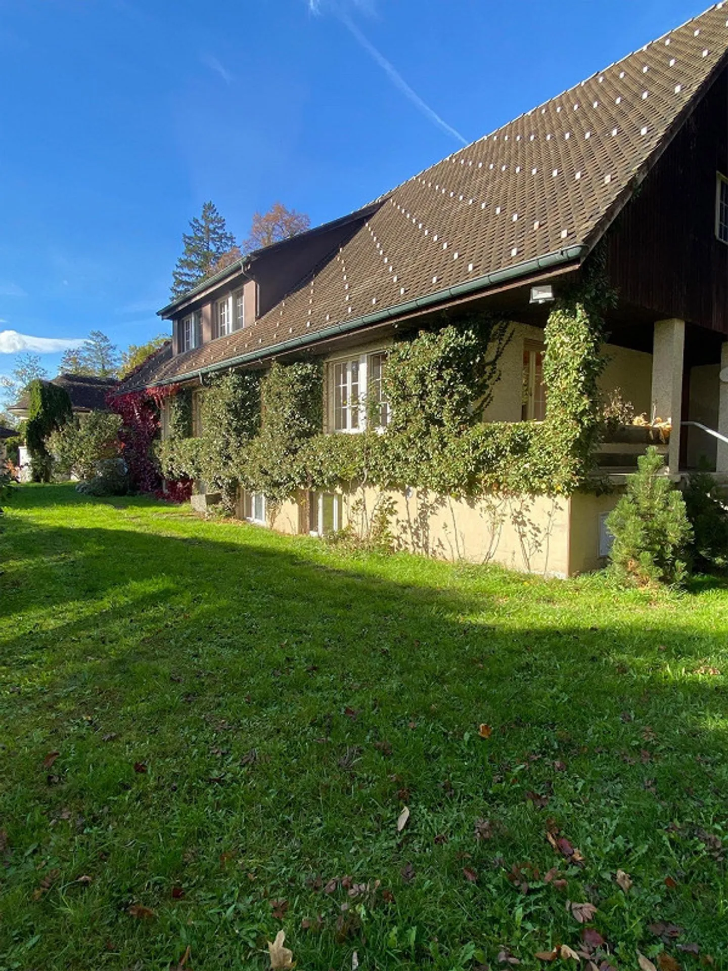 Casa unifamiliare di 11 stanze nel verde - Foto 1 di 12