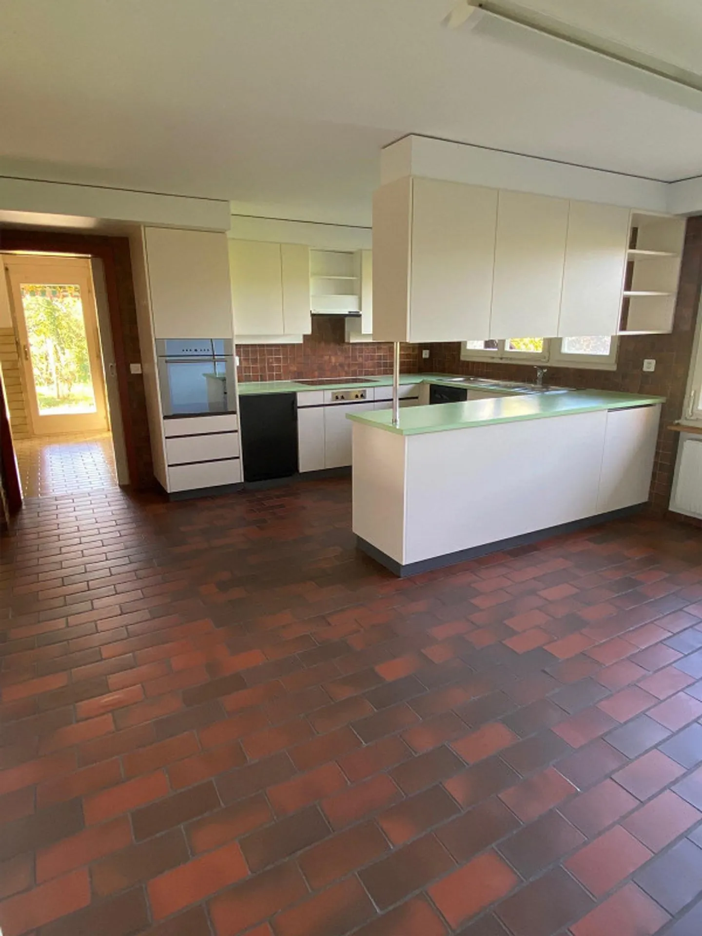 Casa unifamiliare di 11 stanze nel verde - Foto 4 di 12